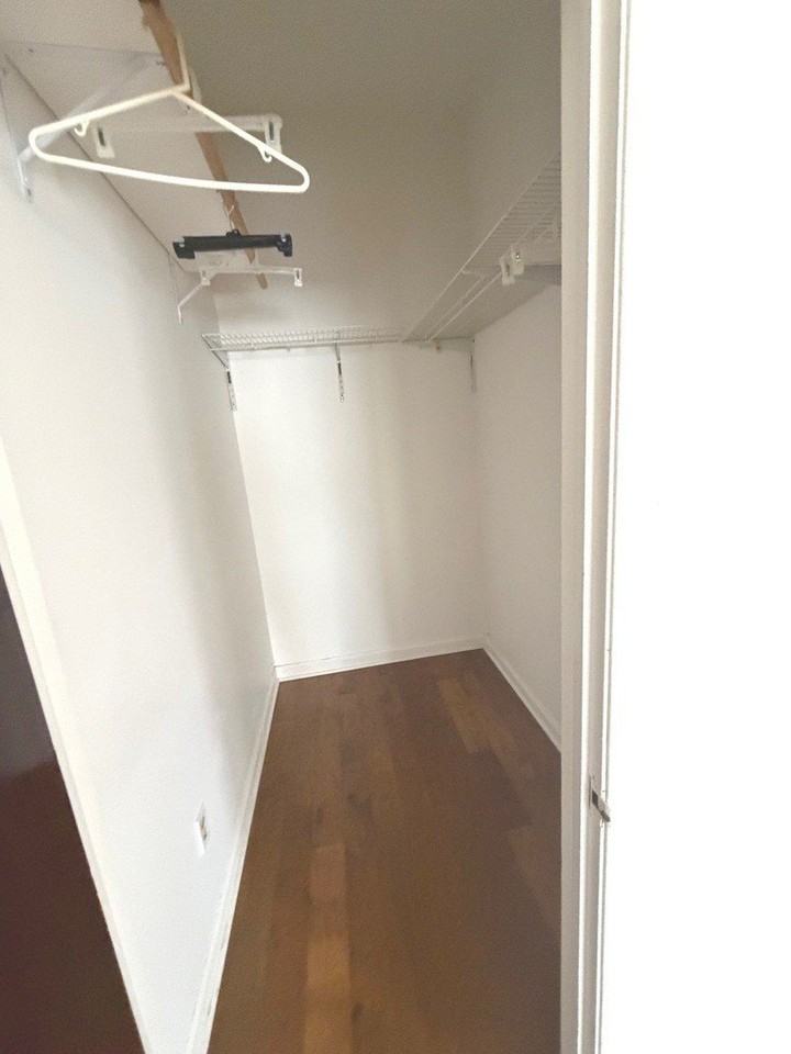 1995 Howard Ave Apt 1f - Photo 4 of 24