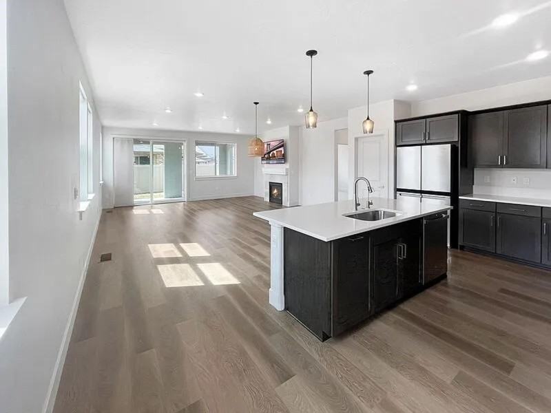 5457 S Polaris Ave - Photo 4 of 12