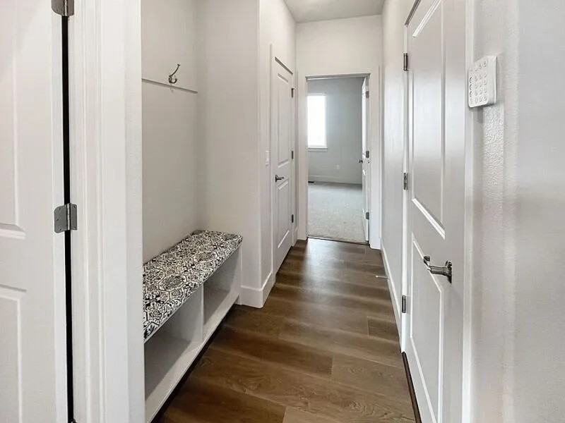 5457 S Polaris Ave - Photo 6 of 12