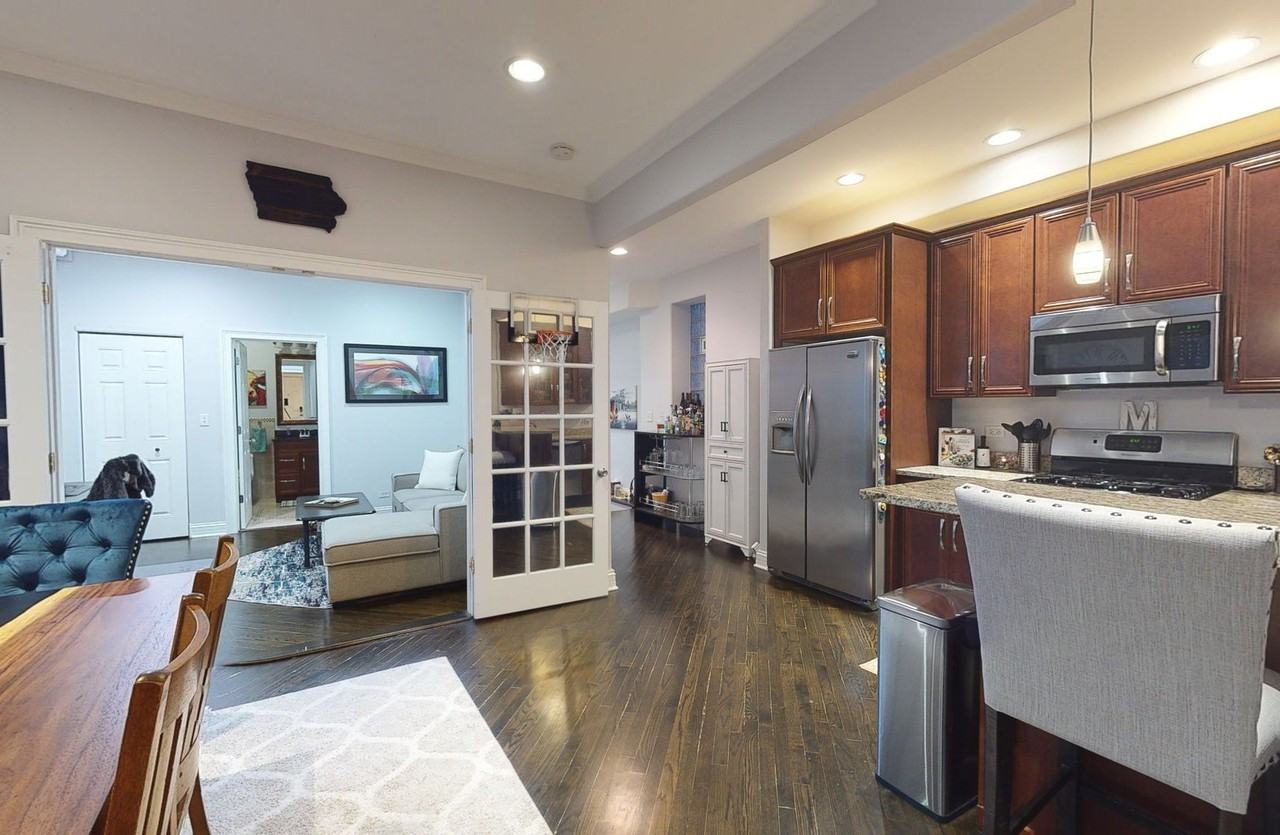 2050 N Western Ave Apt 1w - Photo 2 of 21