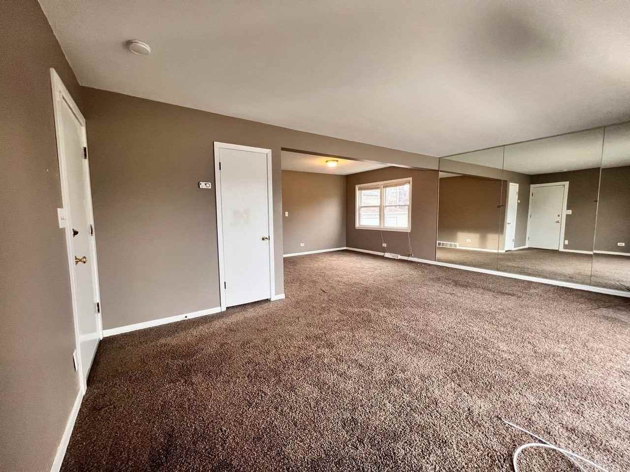 16W611 56th St Unit 1 - Photo 3 of 15