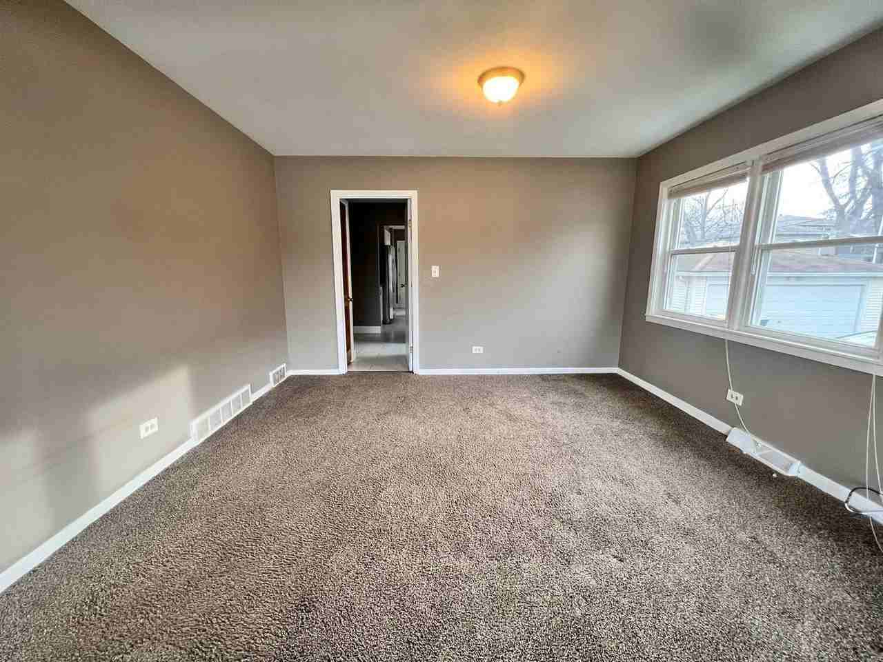 16W611 56th St Unit 1 - Photo 6 of 15