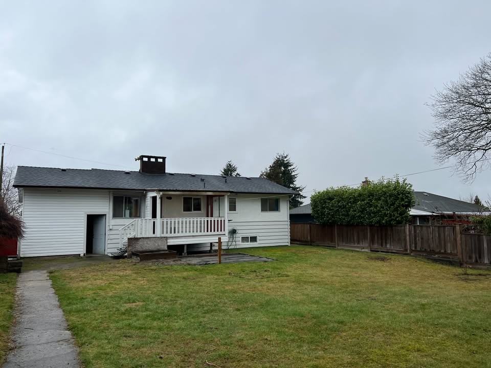 11330 137a St #1 - Photo 6 of 8