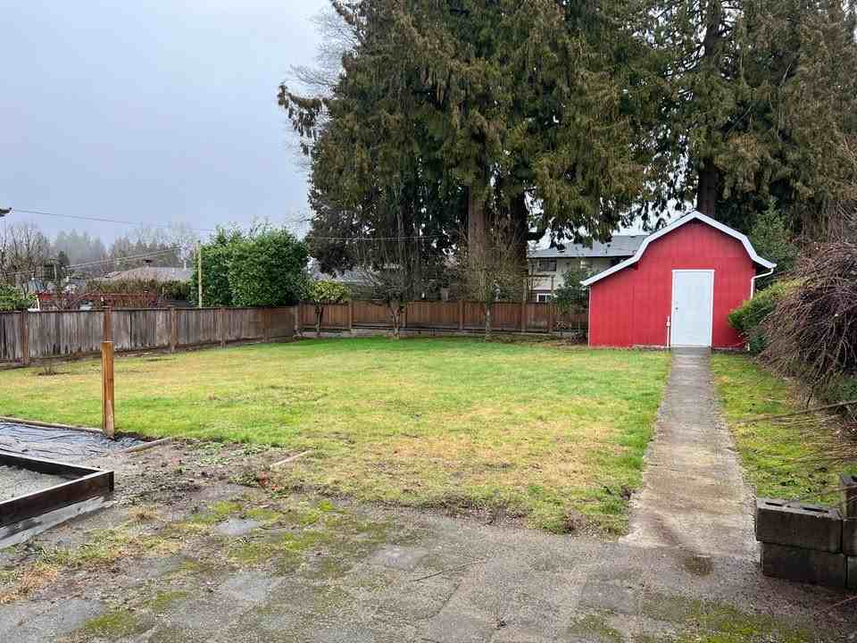 11330 137a St #1 - Photo 7 of 8