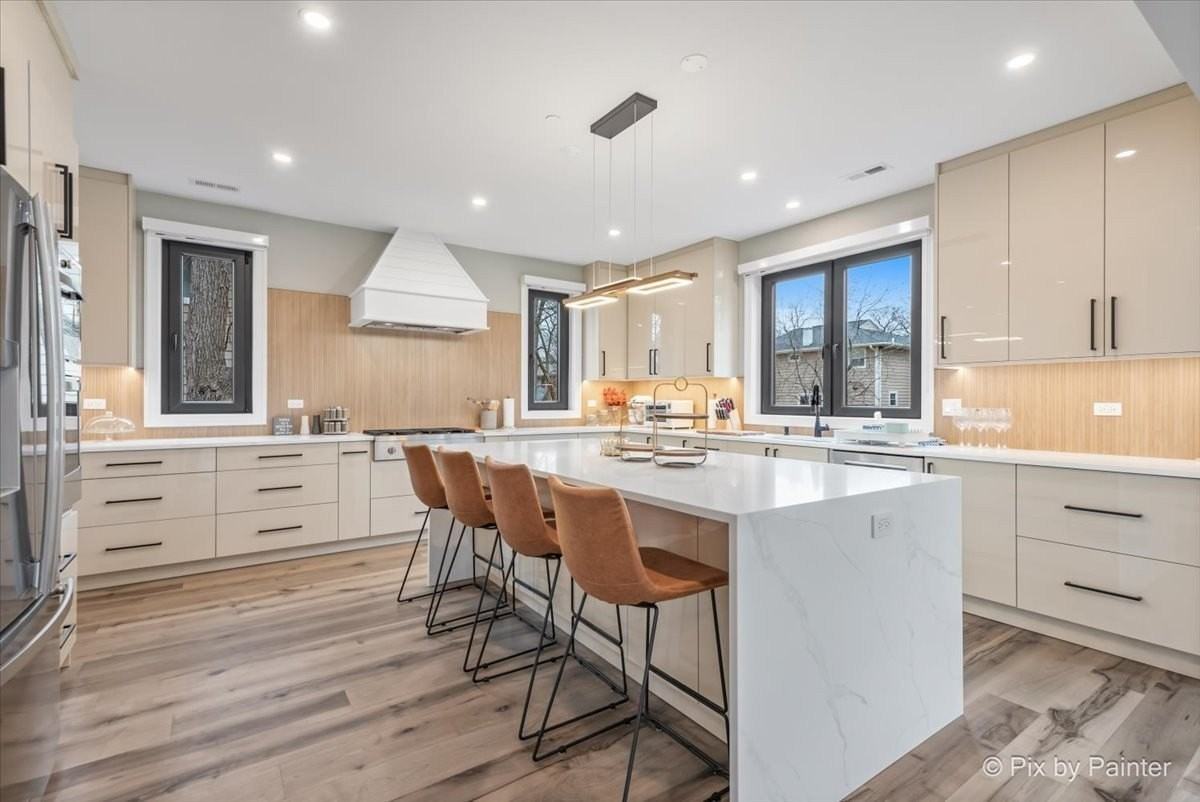 148 Oak St - Photo 3 of 43