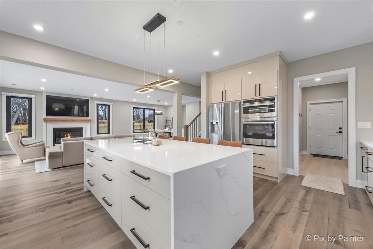 148 Oak St - Photo 5 of 43