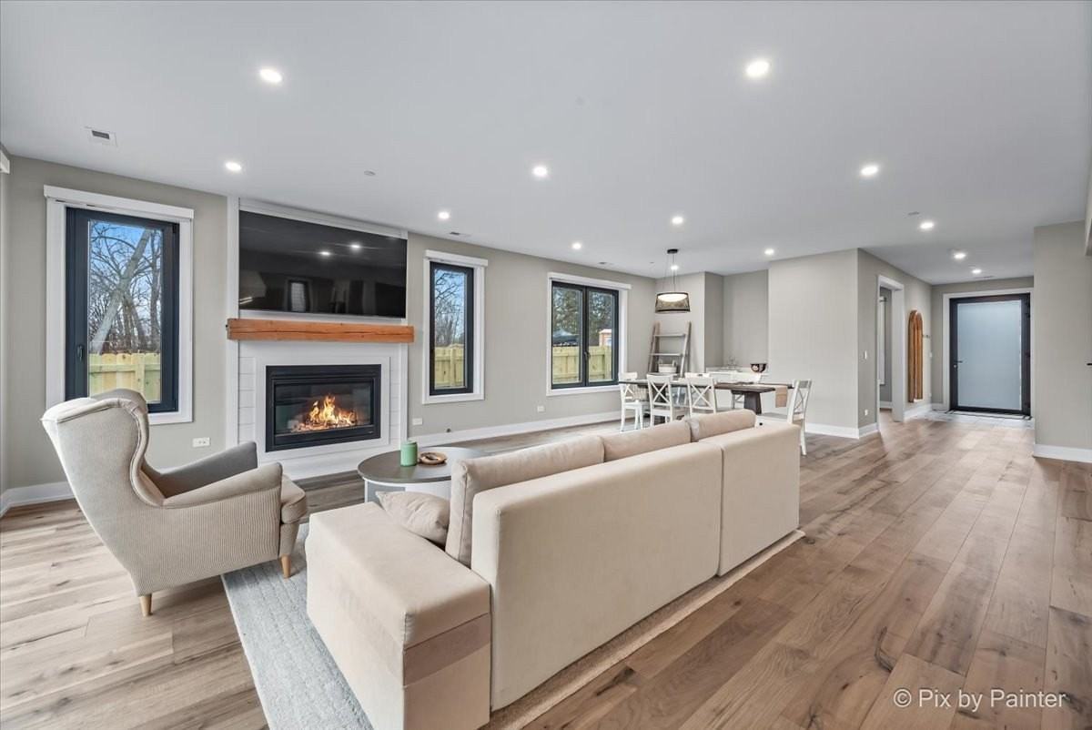 148 Oak St - Photo 6 of 43