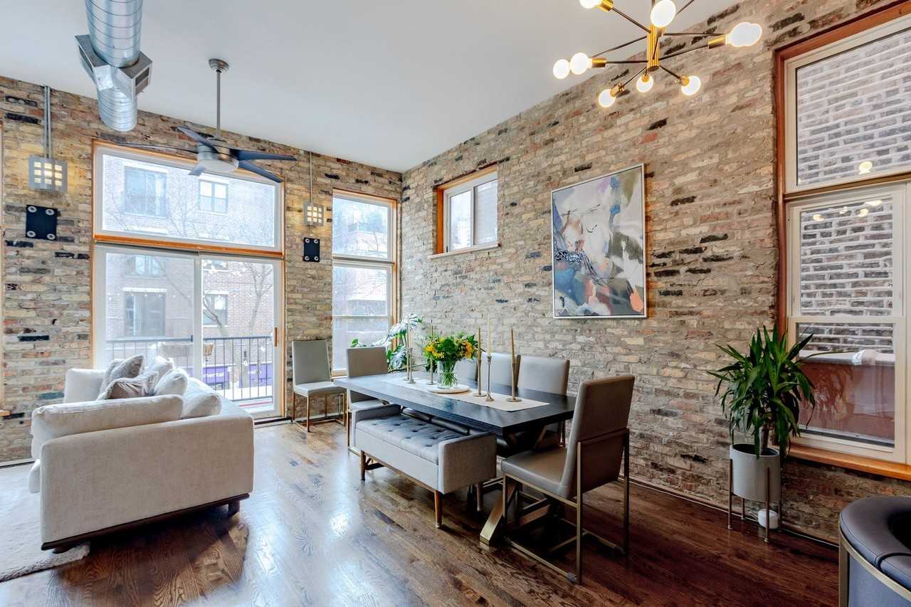 3226 N Sheffield Ave Apt 2 - Photo 2 of 16