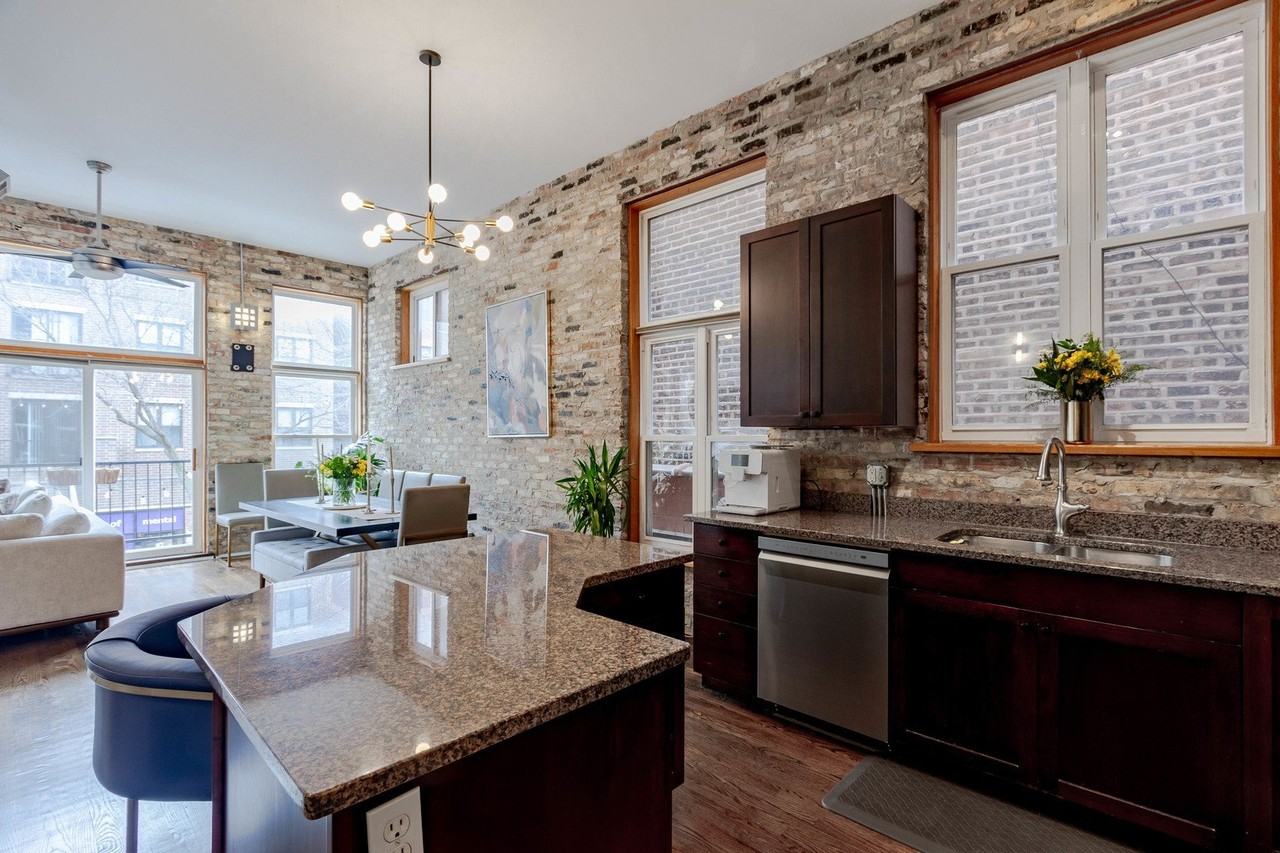 3226 N Sheffield Ave Apt 2 - Photo 6 of 16