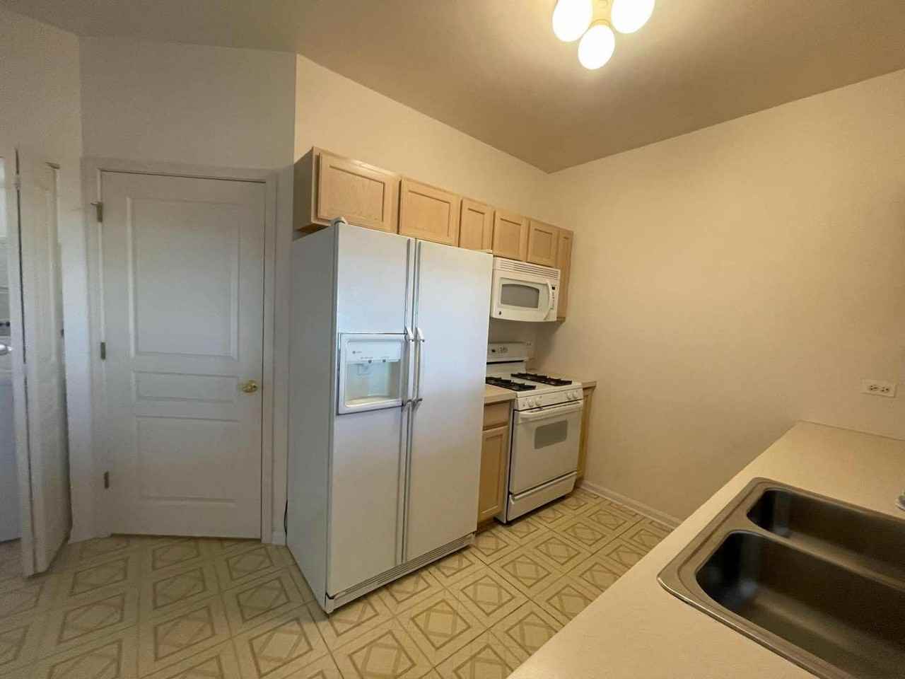 51 Arboretum Dr - Photo 5 of 14