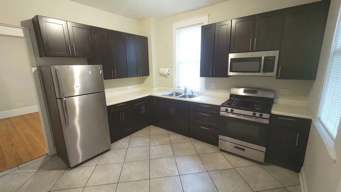 111 N Center St Apt 2r - Photo 2 of 10