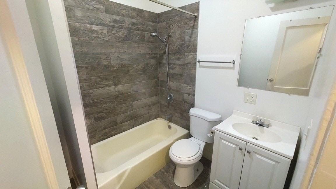 111 N Center St Apt 2r - Photo 7 of 10