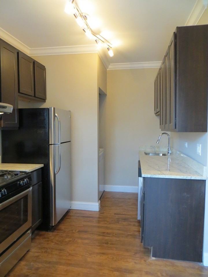 1148 W Barry Ave Apt 2 - Photo 4 of 16