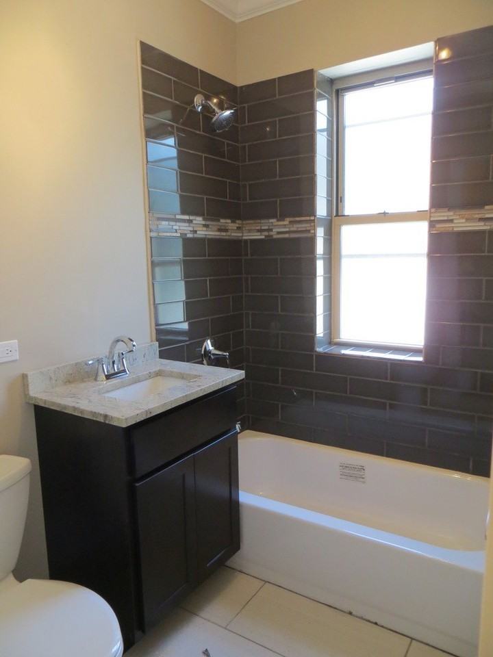 1148 W Barry Ave Apt 2 - Photo 7 of 16