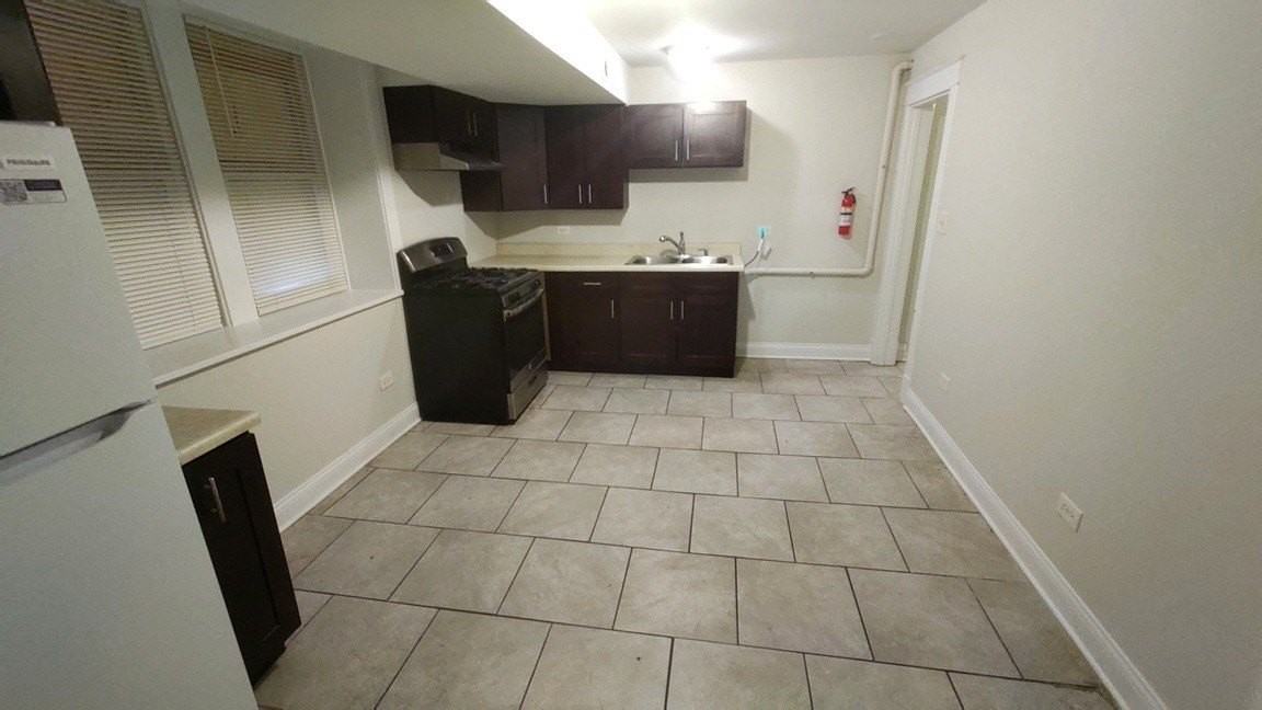 109 N Center St Unit G - Photo 5 of 7