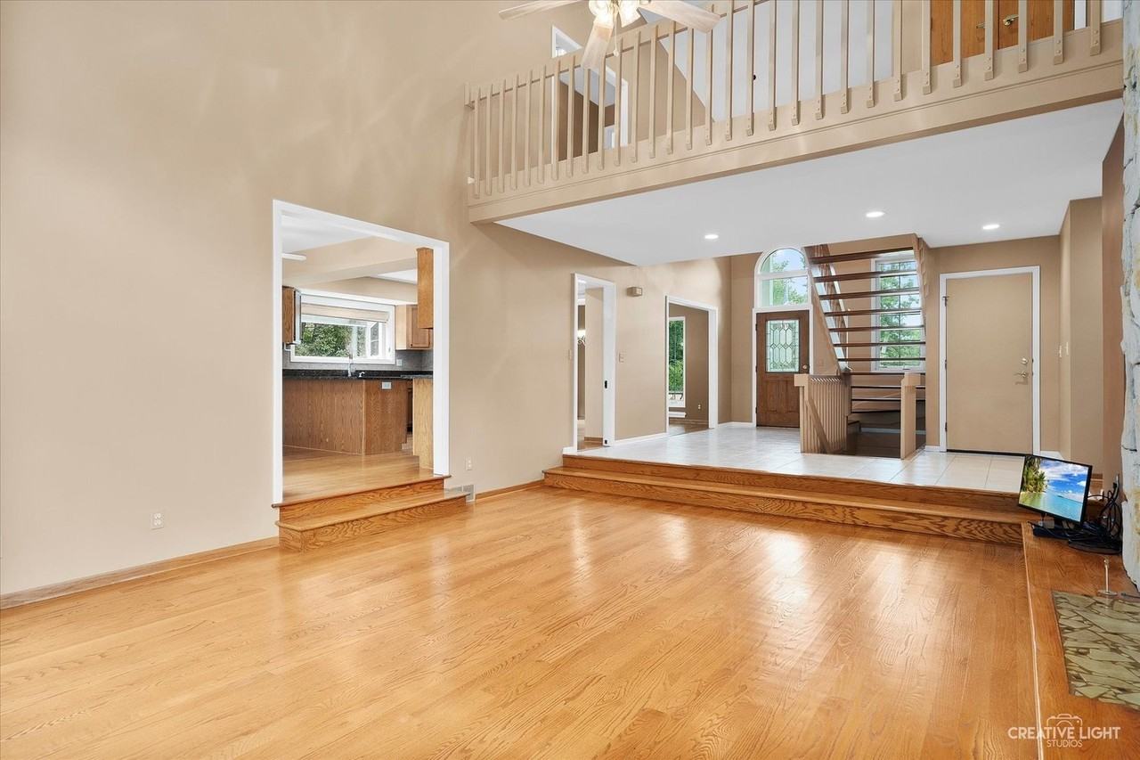 38W199 Heatherfield Dr - Photo 5 of 22