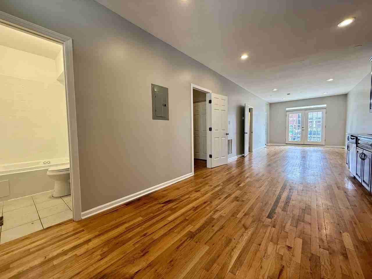 3219 S Lituanica Ave Apt 1f - Photo 7 of 13