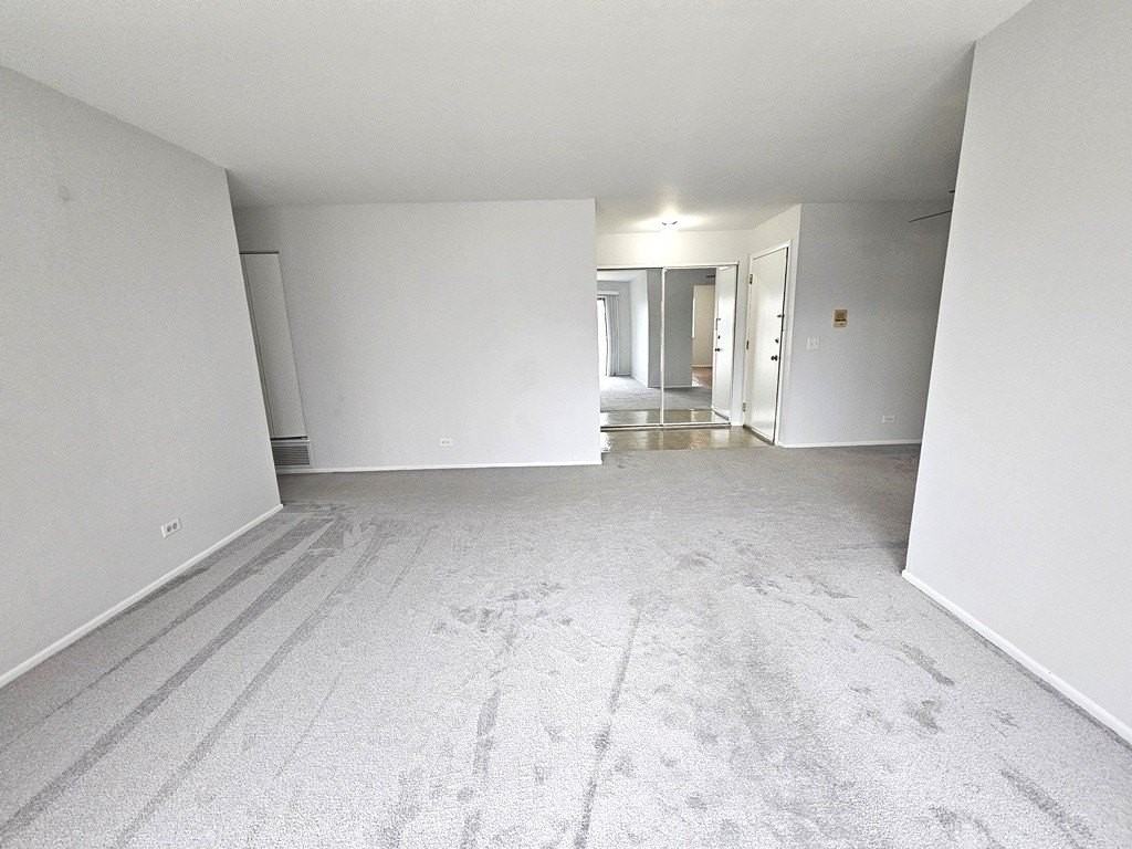 573 Greystone Ln #D2 - Photo 4 of 29