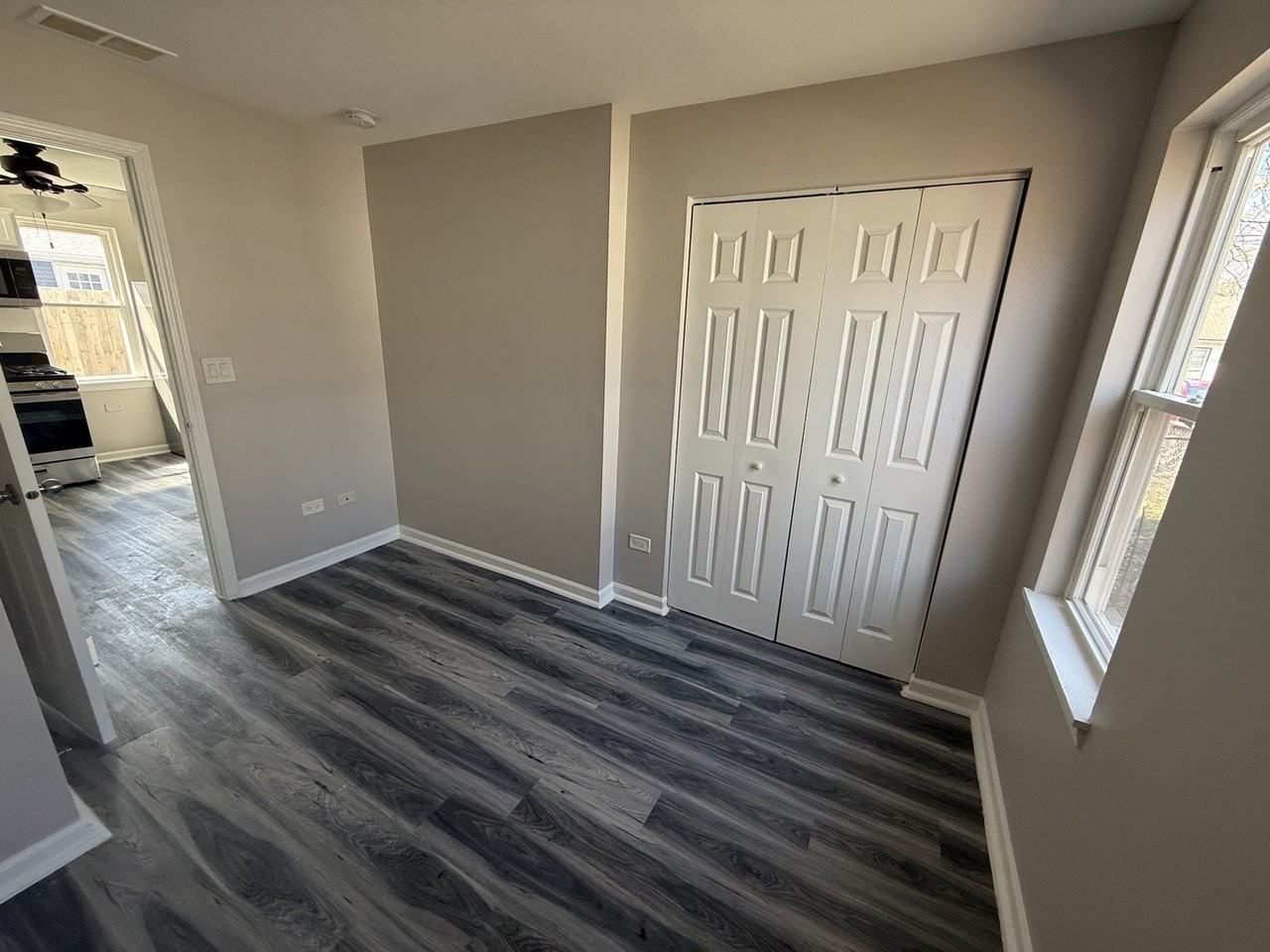 1504 S Ottawa St - Photo 5 of 8