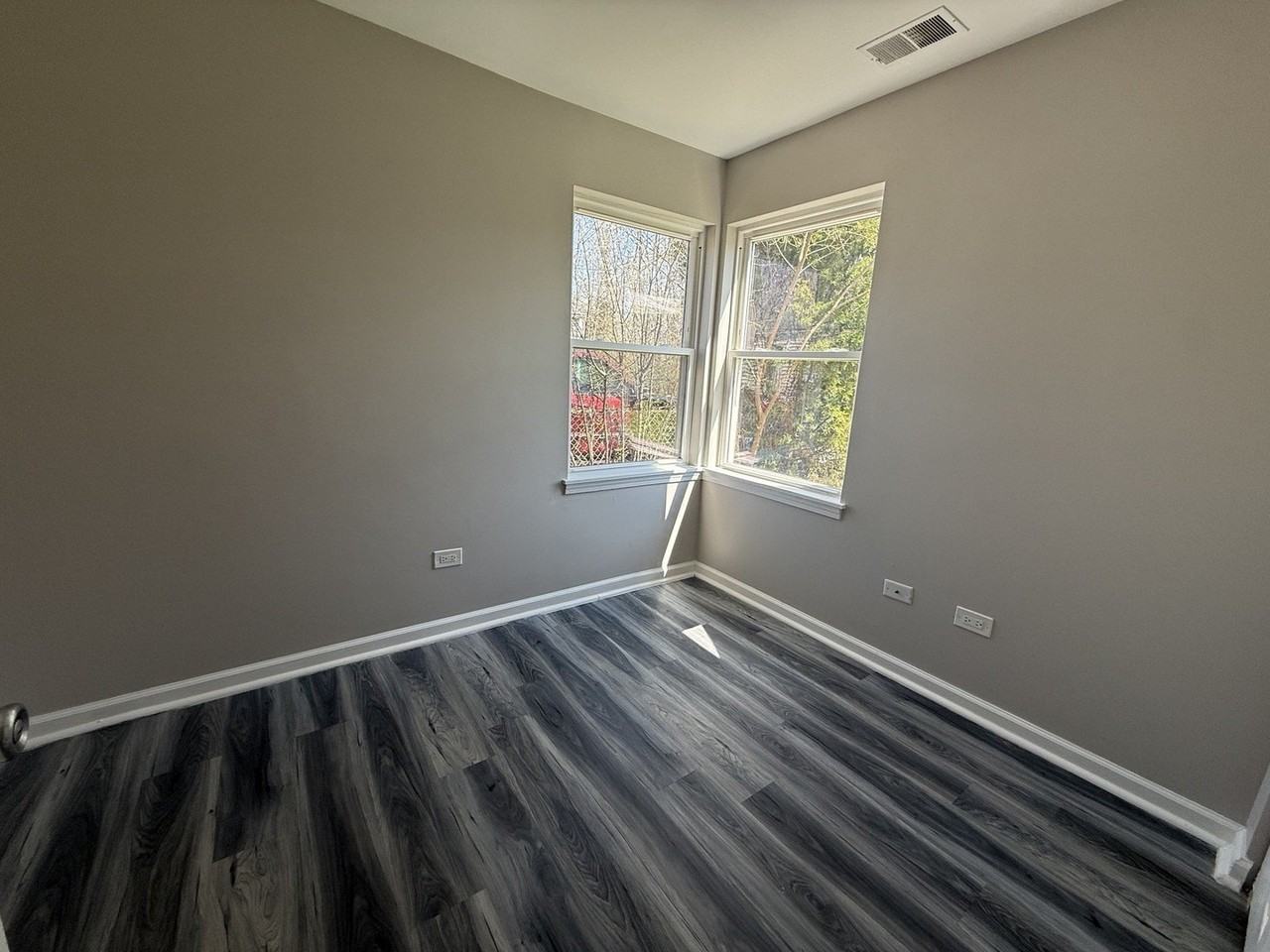 1504 S Ottawa St - Photo 6 of 8