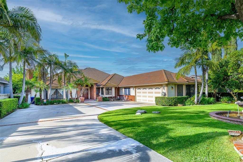 526 W Woodruff Ave - Photo 2 of 27