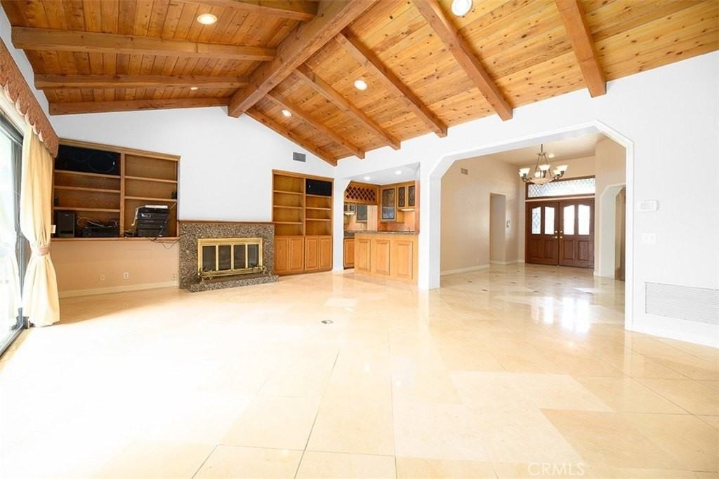 526 W Woodruff Ave - Photo 7 of 27