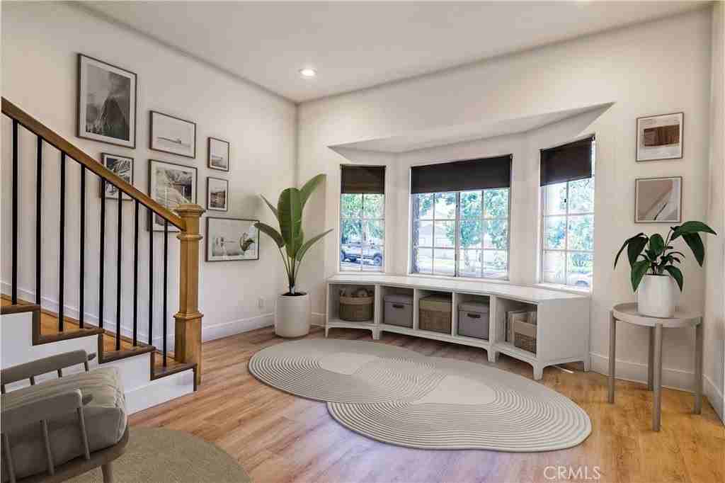 721 E Verdugo Ave - Photo 7 of 32