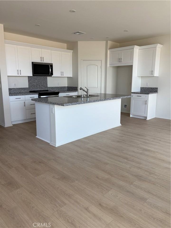 13608 Flying Cloud Way - Photo 5 of 24