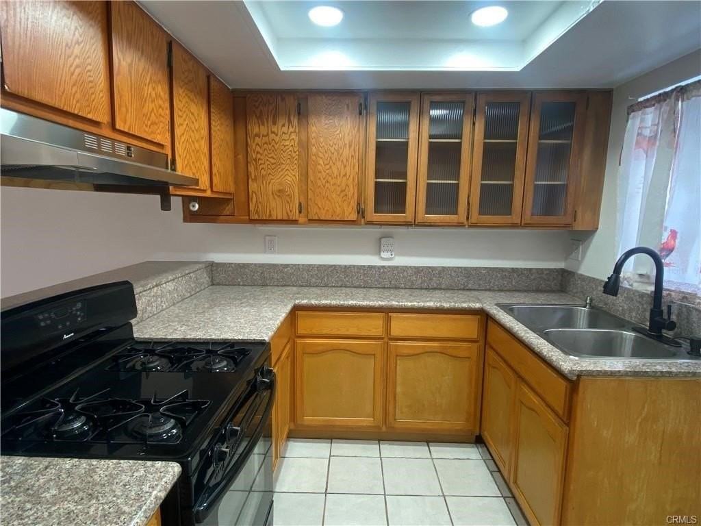 4730 N Vincent Ave #B - Photo 5 of 31