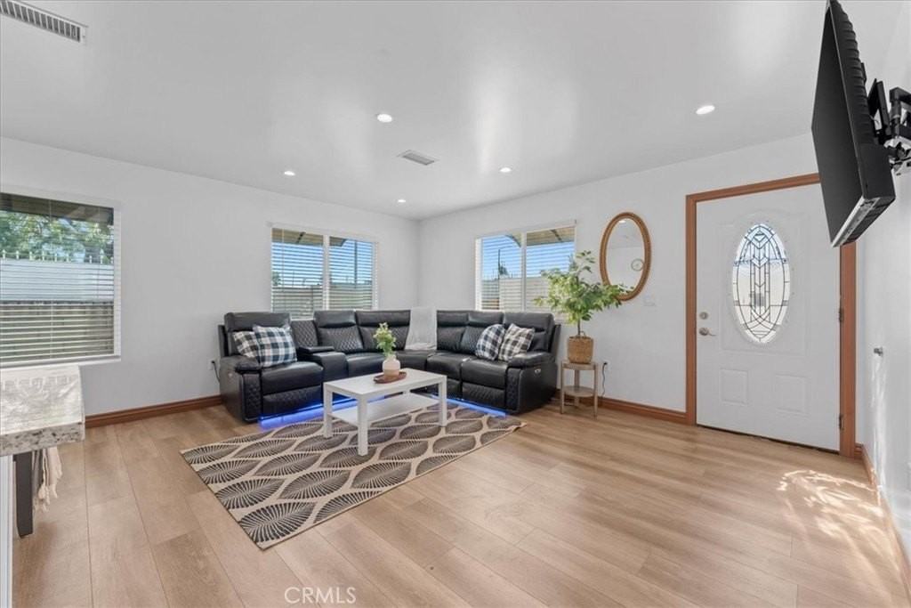 707 N Park Ave - Photo 2 of 15