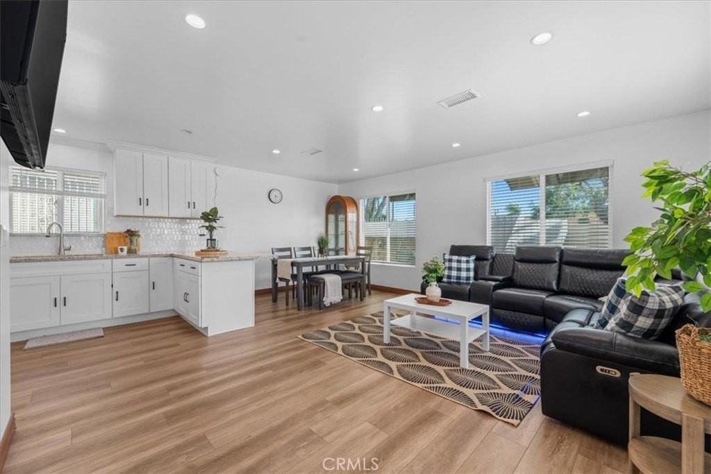 707 N Park Ave - Photo 3 of 15