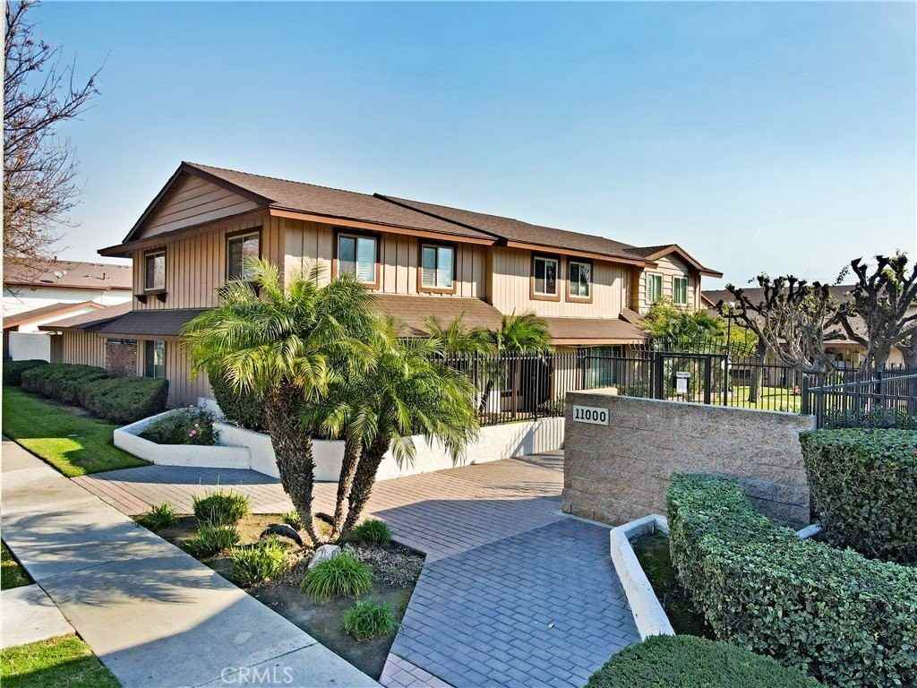 11000 Woodruff Ave #39 - Photo 3 of 38