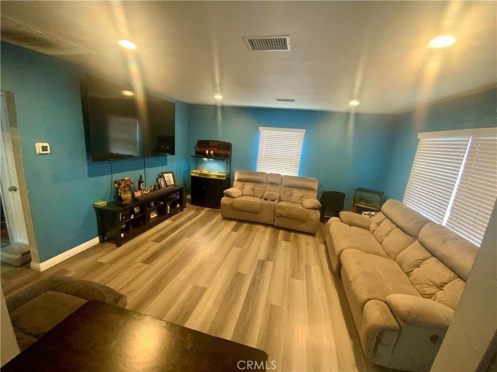 206 E Raymond St - Photo 4 of 10