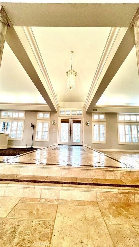 685 Bradbury Dr - Photo 2 of 23