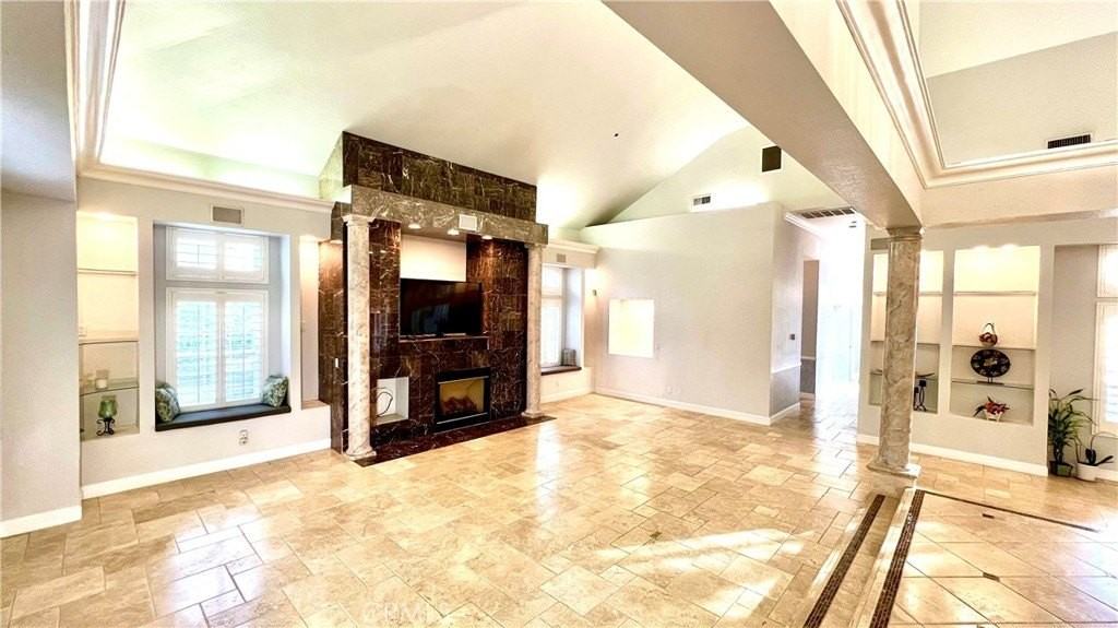 685 Bradbury Dr - Photo 4 of 23