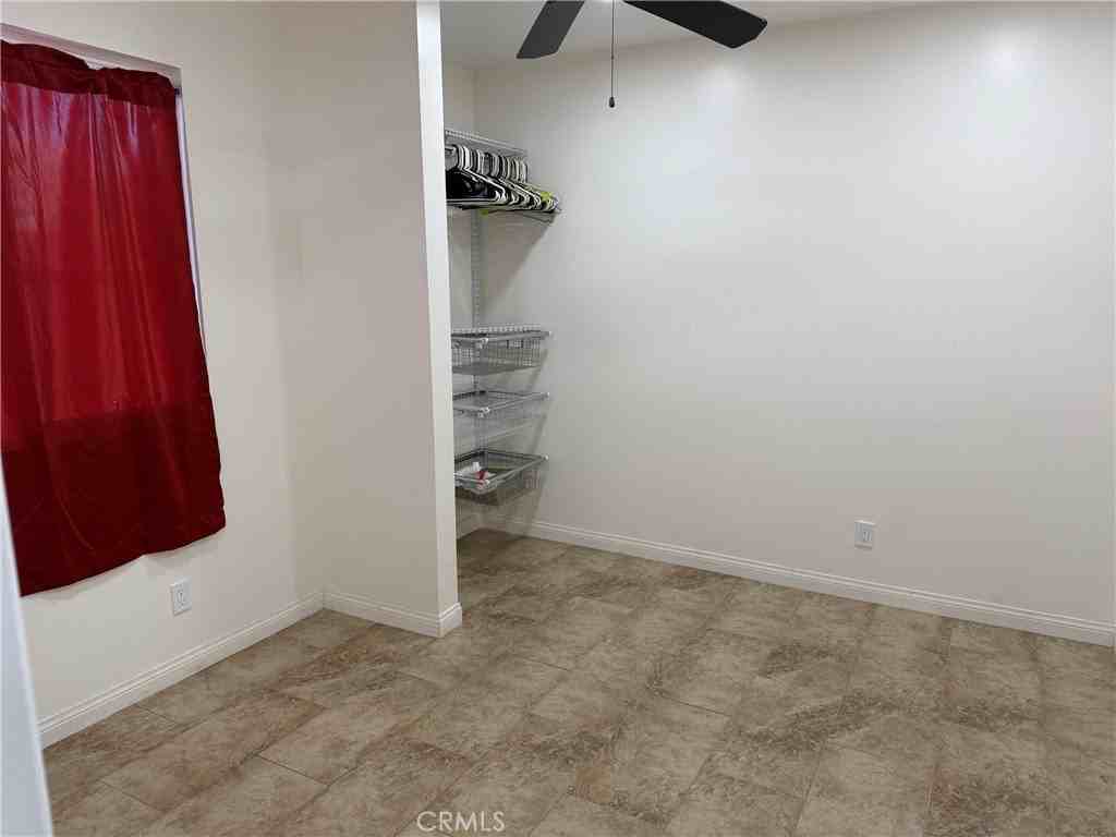 4033 Mt Vernon Ave - Photo 4 of 5