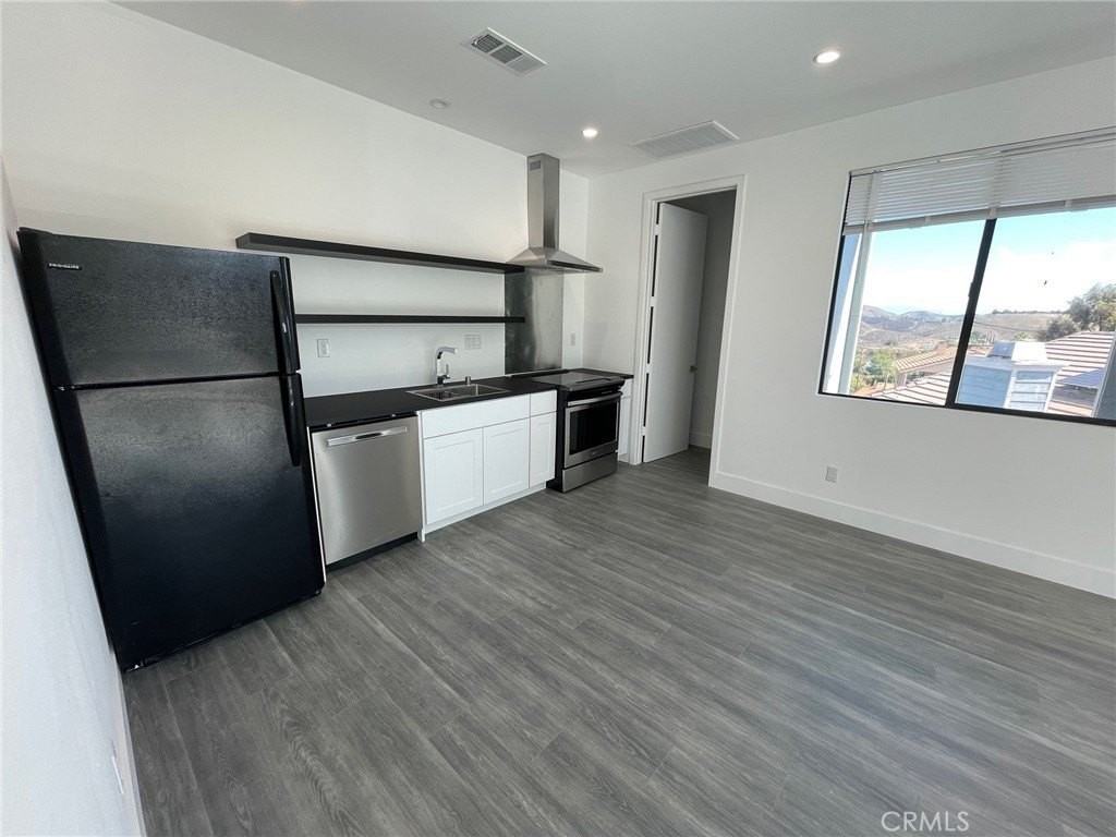 29000 Scout Ct - Photo 2 of 23