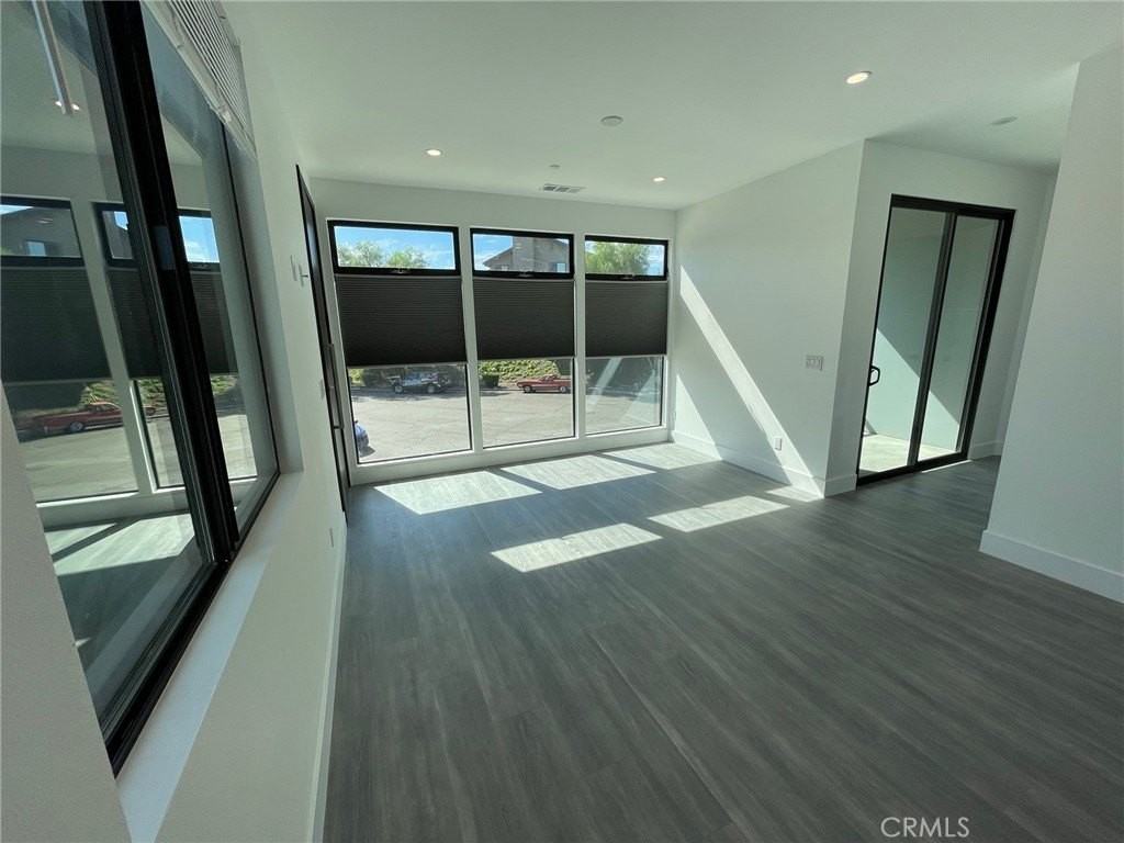 29000 Scout Ct - Photo 3 of 23