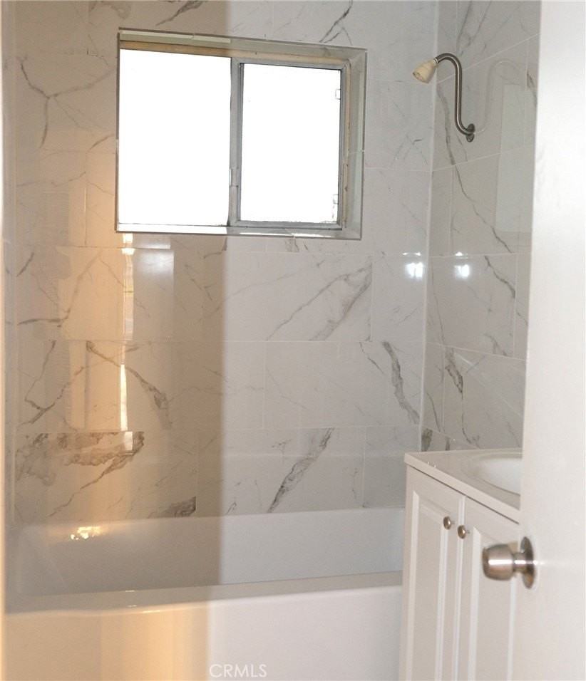 501 University Pl #3 - Photo 3 of 25