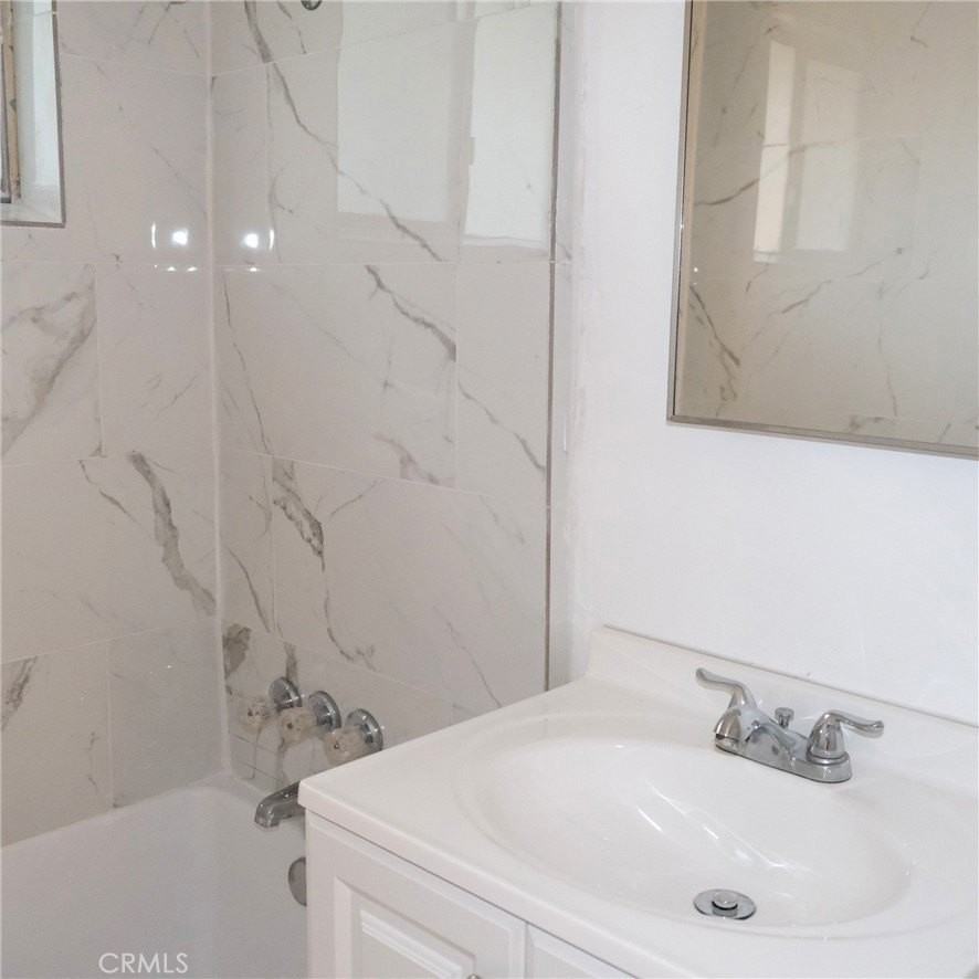 501 University Pl #3 - Photo 4 of 25