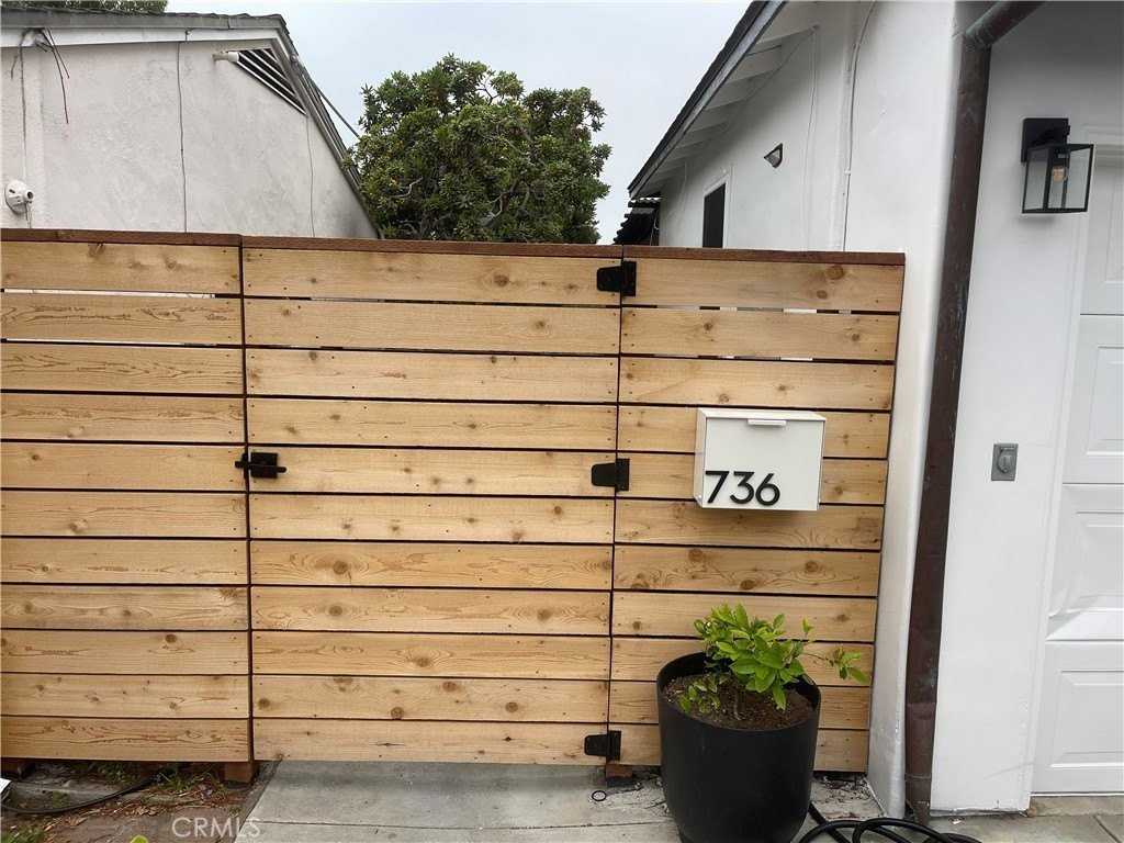 736 Griffith Pl Lowr - Photo 2 of 36