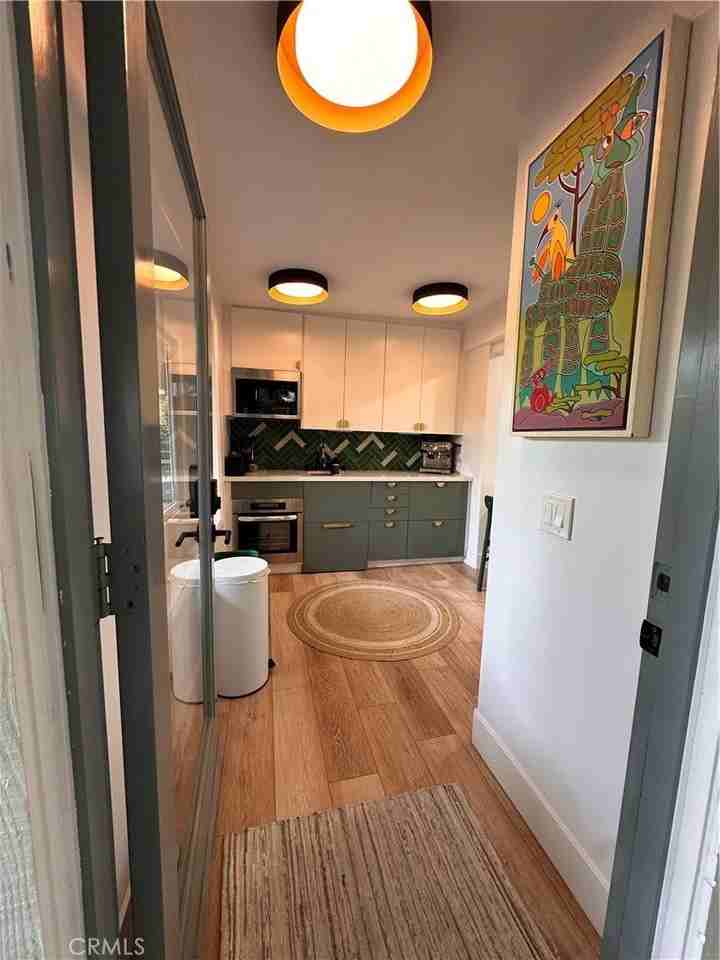 736 Griffith Pl Lowr - Photo 4 of 36