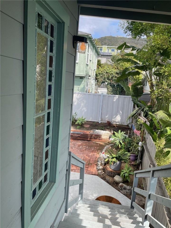 31696 3rd Ave #C - Photo 4 of 17