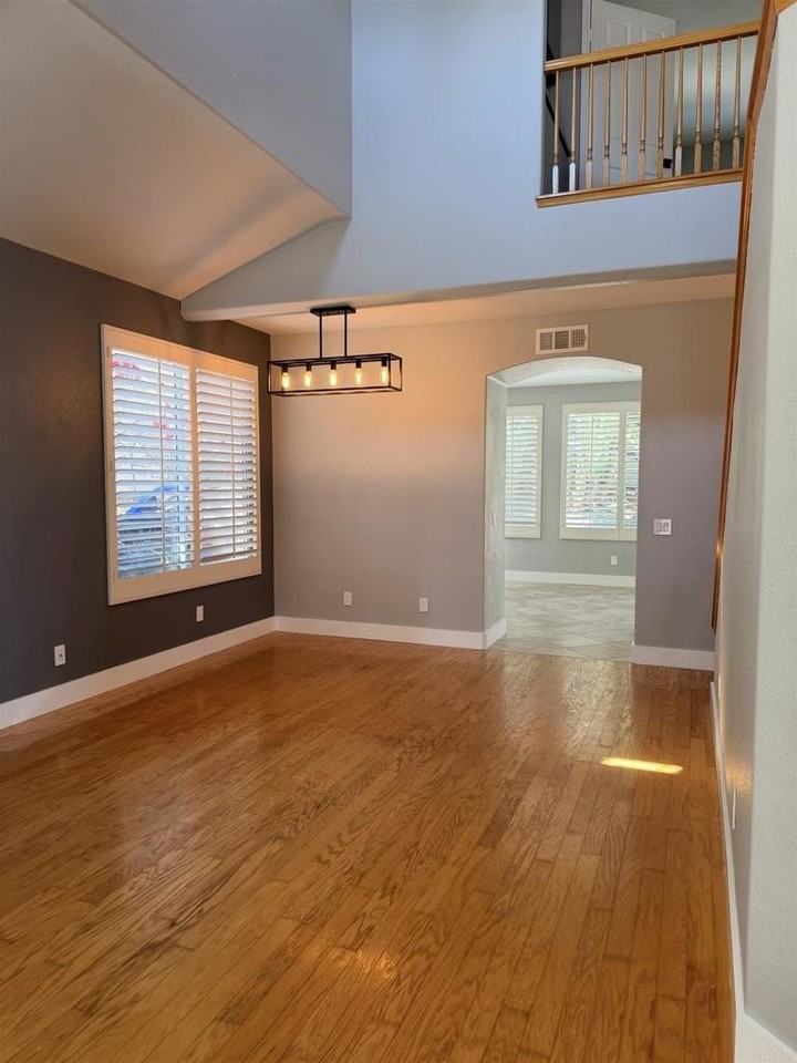 1047 Cottage Way - Photo 4 of 22