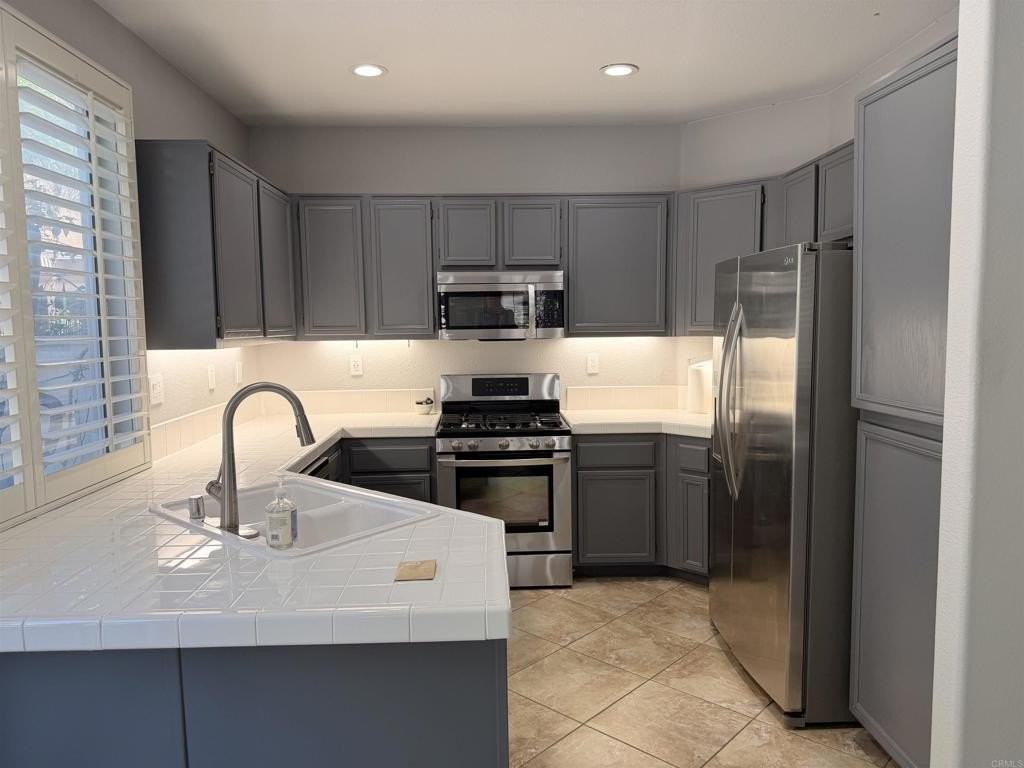 1047 Cottage Way - Photo 7 of 22