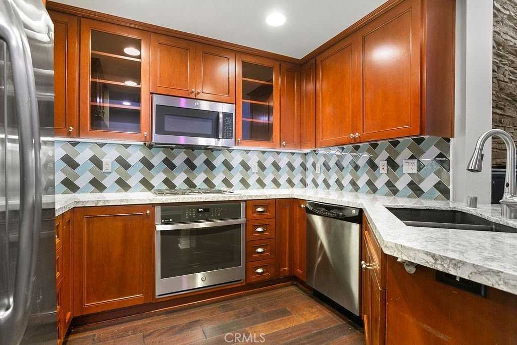 84 Meridian Dr - Photo 5 of 21