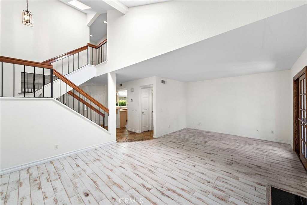 601 San Nicholas Ct - Photo 2 of 11