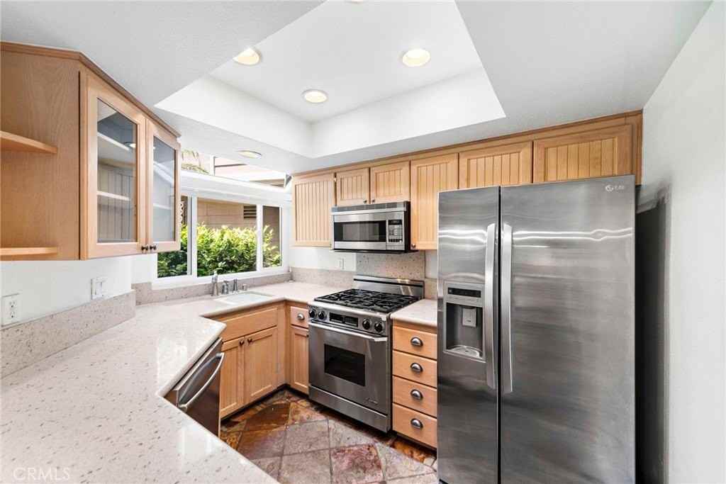 601 San Nicholas Ct - Photo 4 of 11