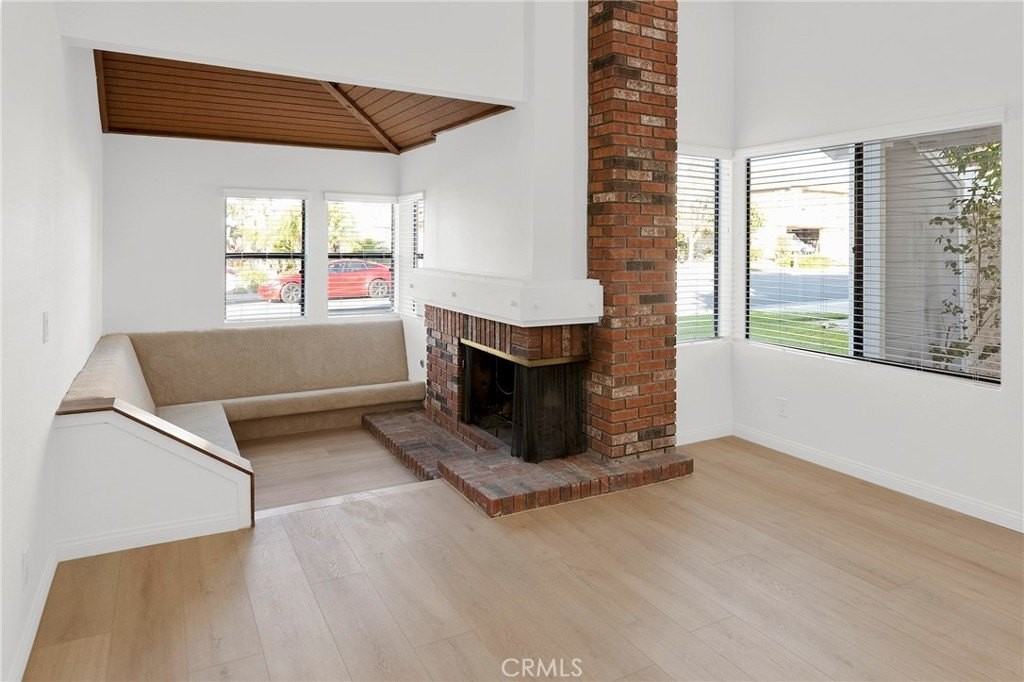 11 Hunter - Photo 3 of 27