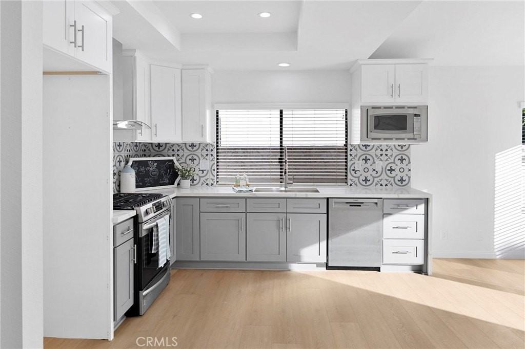 11 Hunter - Photo 6 of 27